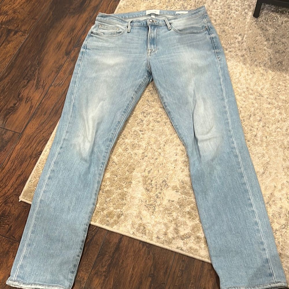 Frame l’Homme Athletic jeans size 32 / 30 in EUC light wash
